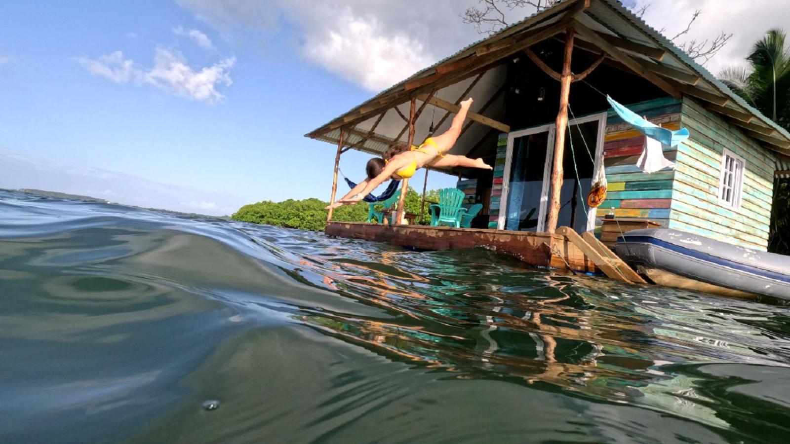 El Toucan Loco Floating Lodges Tierra Oscura Exterior foto